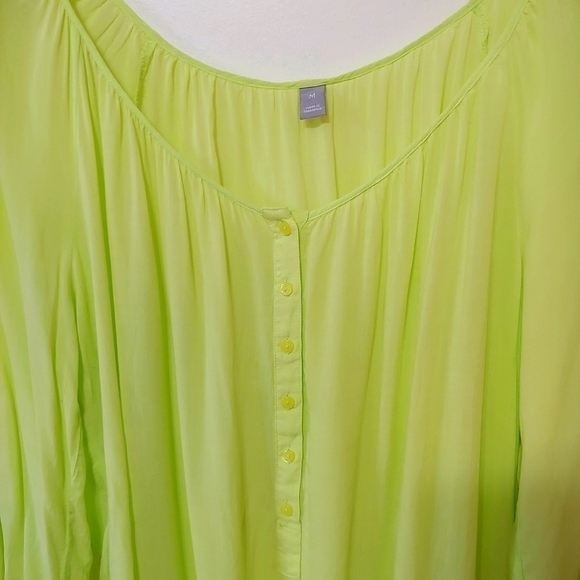 Light green flowy blouse - Picture 3 of 7